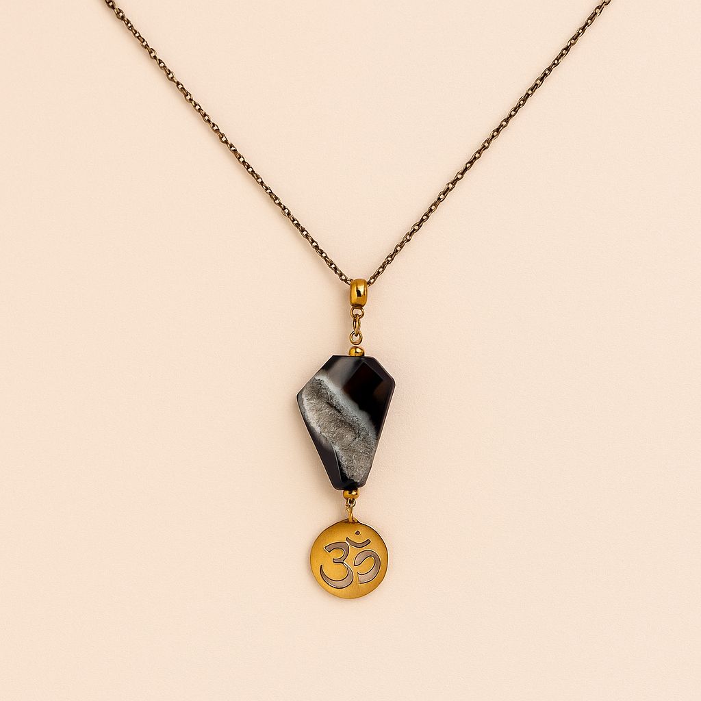 OM & AGATE PENDANT